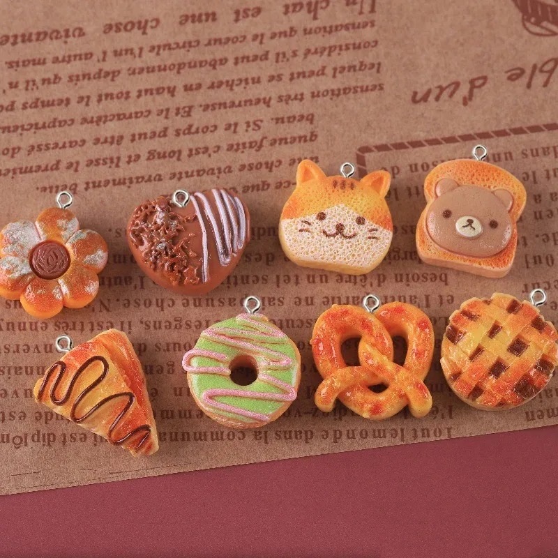 Resin Art Keychain - จี้เรซิ่นรูปอาหารน่ารัก 10 ชิ้น ขนมปังปิ้ง โดนัท เค้ก