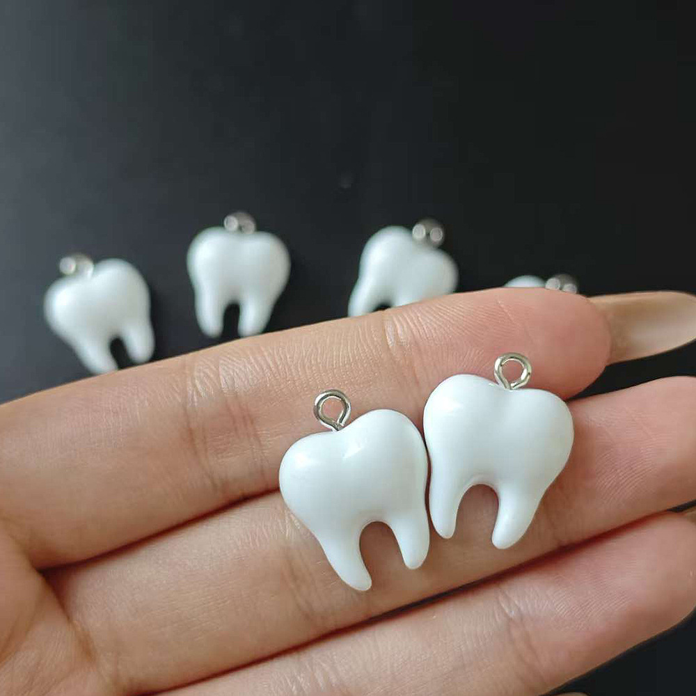 จี้เรซิ่นรูปฟันสีขาวน่ารัก 10  - Resin Art Keychain บทวิจารณ์และราคา