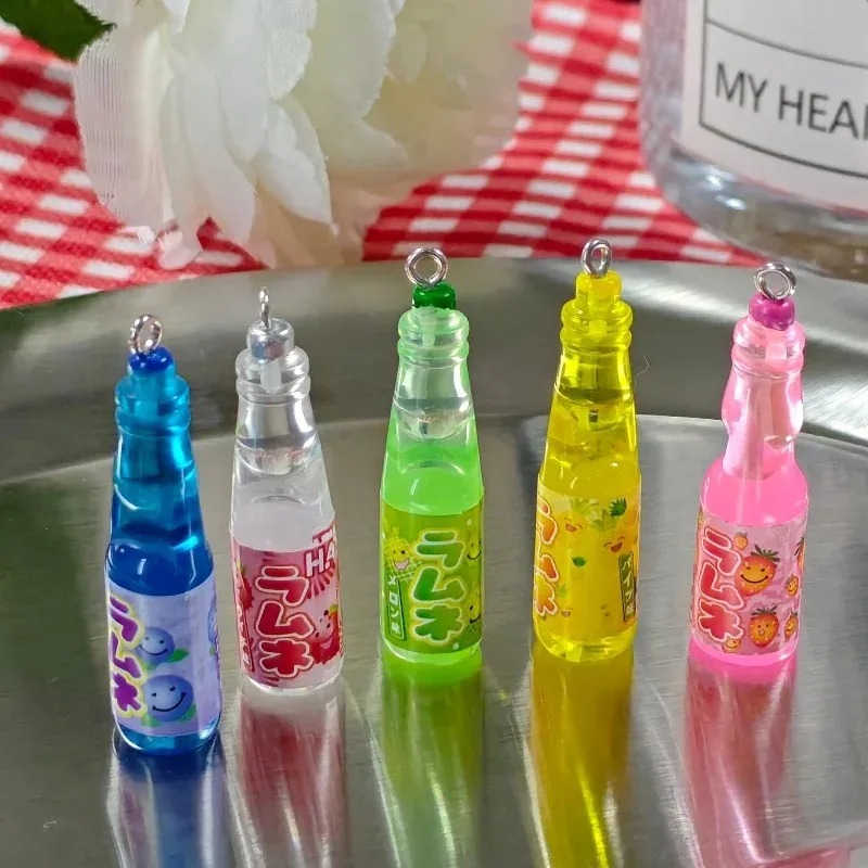 ชาร์มเรซิ่นรูปขวดโซดาขนาดเล็ก  - Resin Art Keychain บทวิจารณ์และราคา