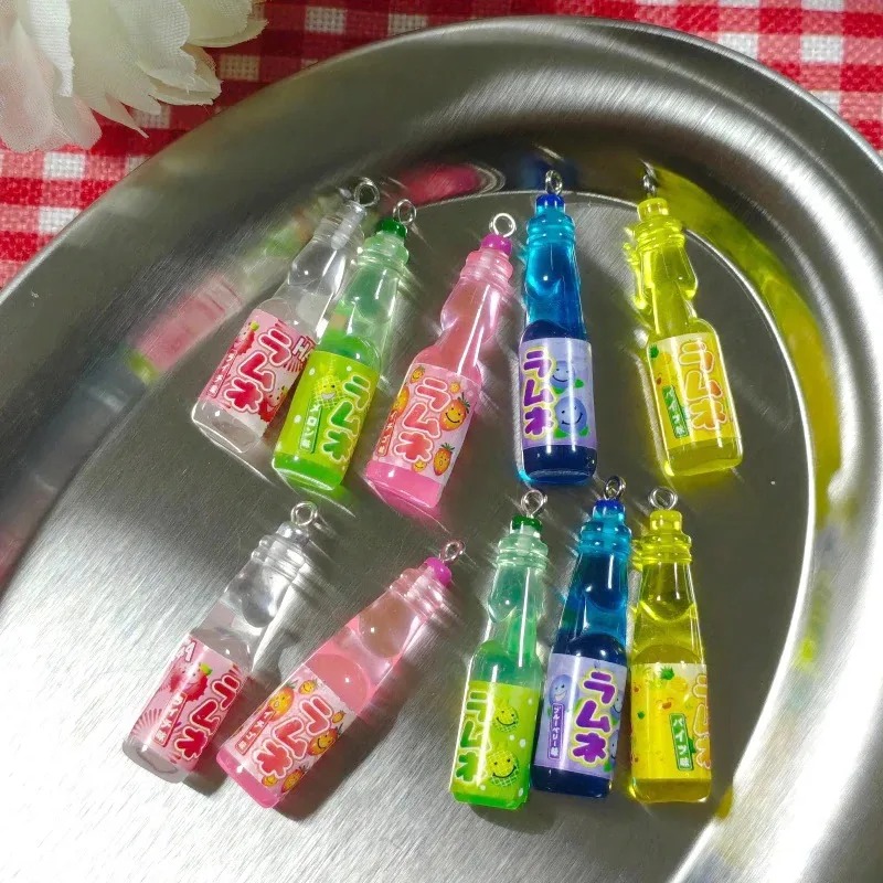 ชาร์มเรซิ่นรูปขวดโซดาขนาดเล็ก  - Resin Art Keychain บทวิจารณ์และราคา
