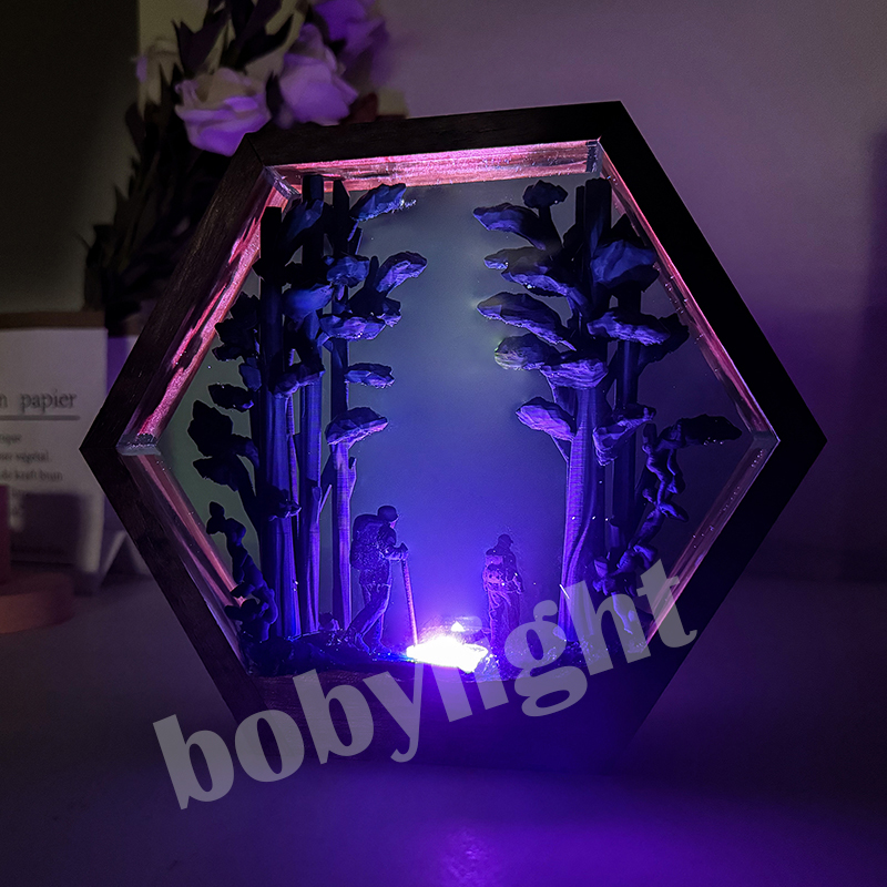 โคมไฟเรซิ่นรูปนักเดินป่า แสงไฟ - Resin Artist บทวิจารณ์และราคา