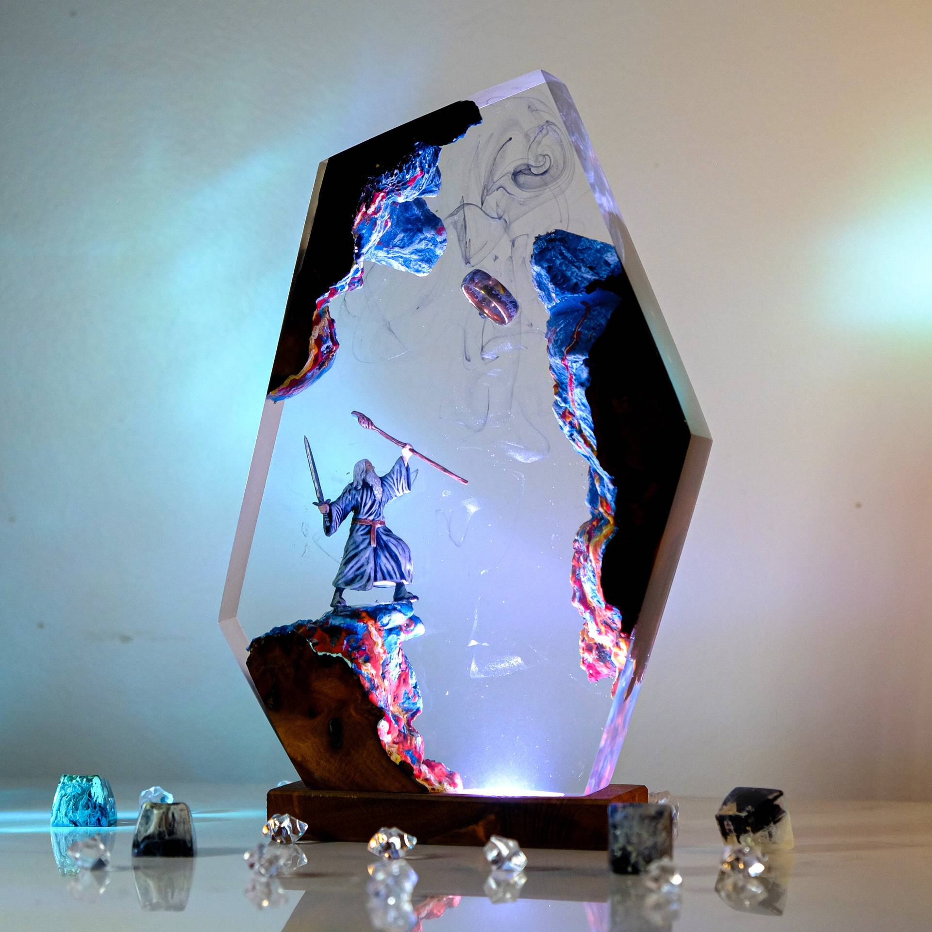 โคมไฟเรซิ่นรูปฉากภาพยนตร์ แหวน - Resin Artist บทวิจารณ์และราคา